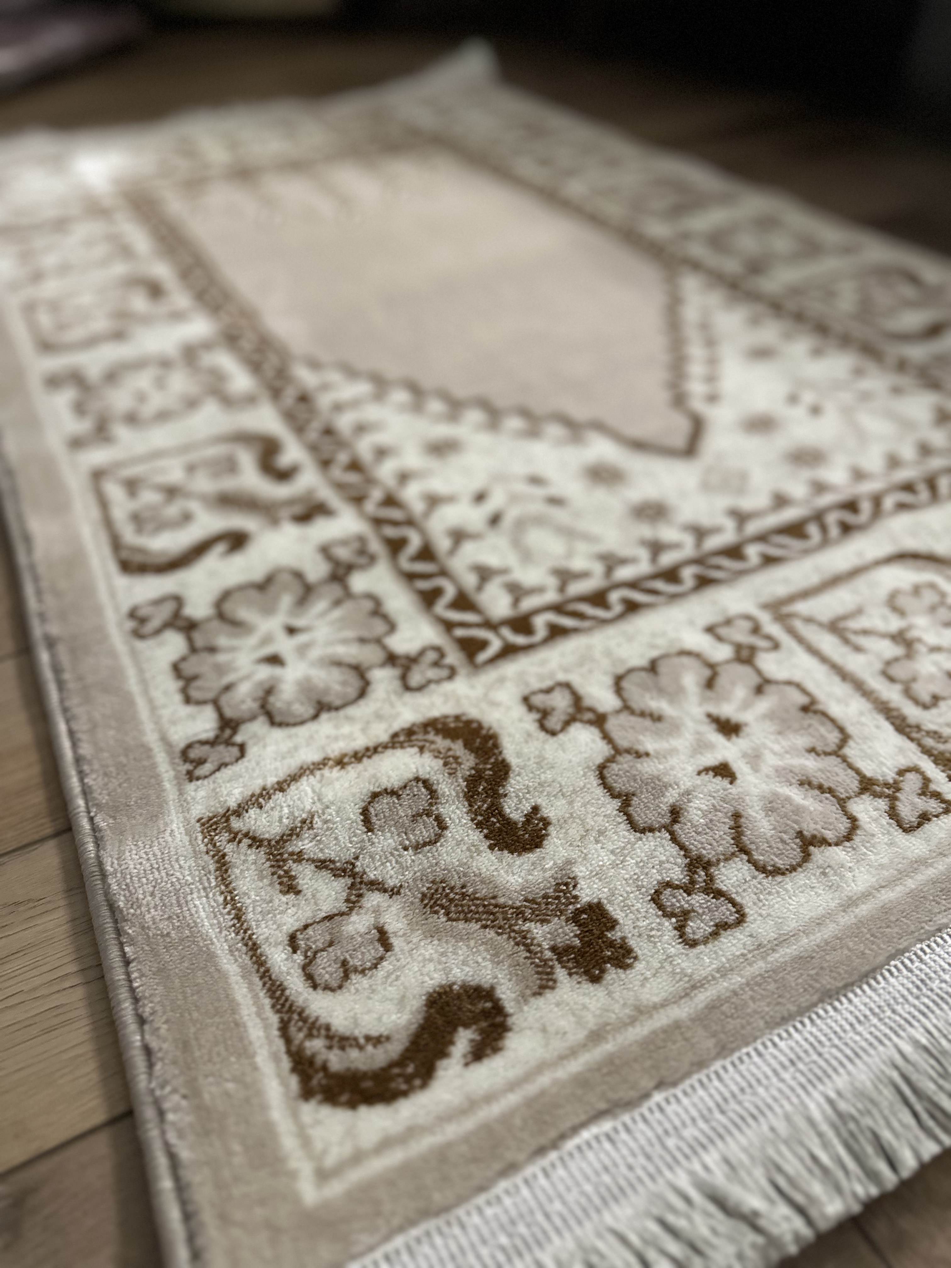 Serene Sanctuary: Traditional Prayer Rug