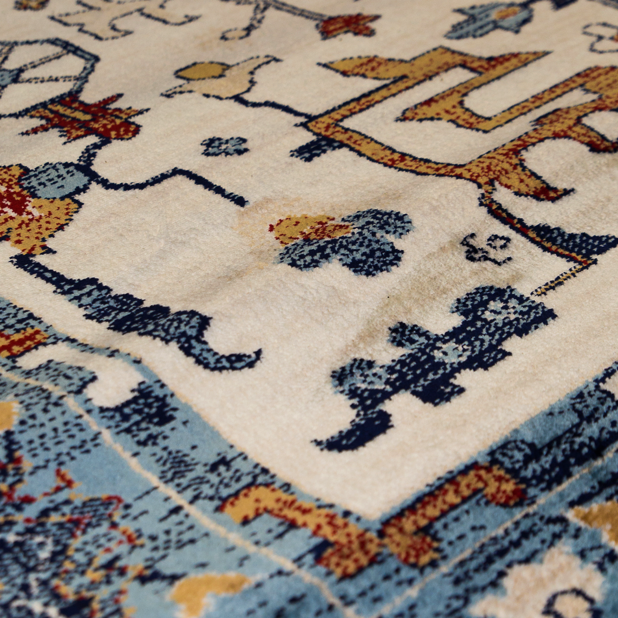 Persian Splendor: Opulent Patterned Centerpiece Rug